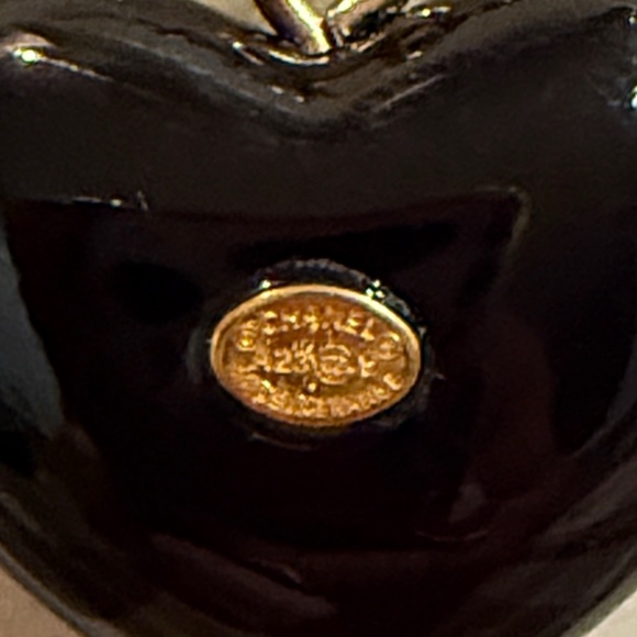CHANEL Black Heart Charm Pendant Necklace - Picture 3 of 6